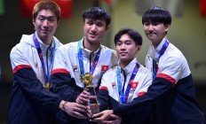 花剑世界杯香港站 中国香港队夺得男团冠军